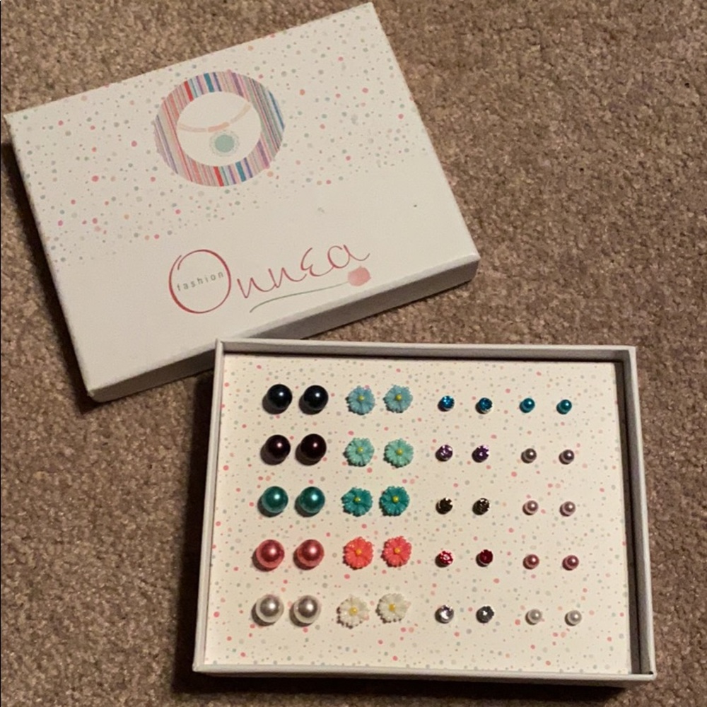 Earrings & Horse Sweatshirts